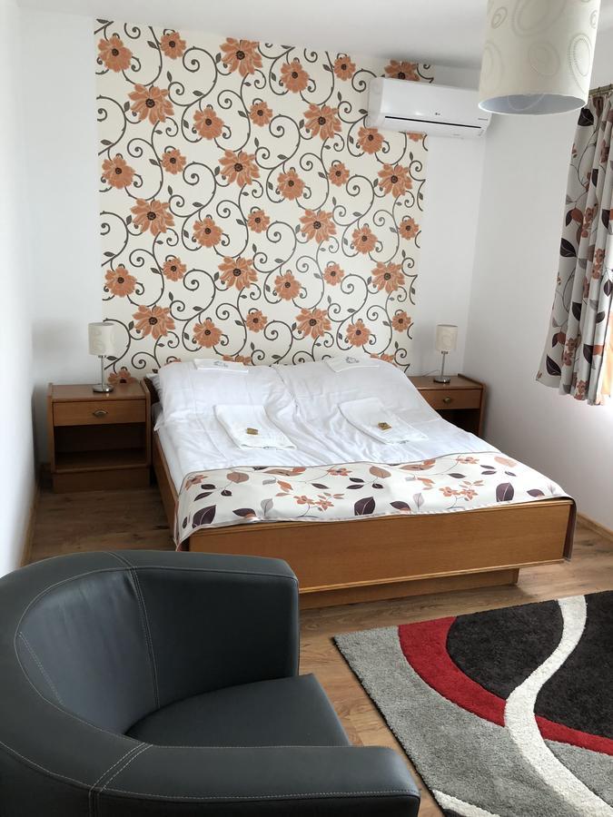 Zoeldteto Panzio Bed & Breakfast Balatonfured Bagian luar foto