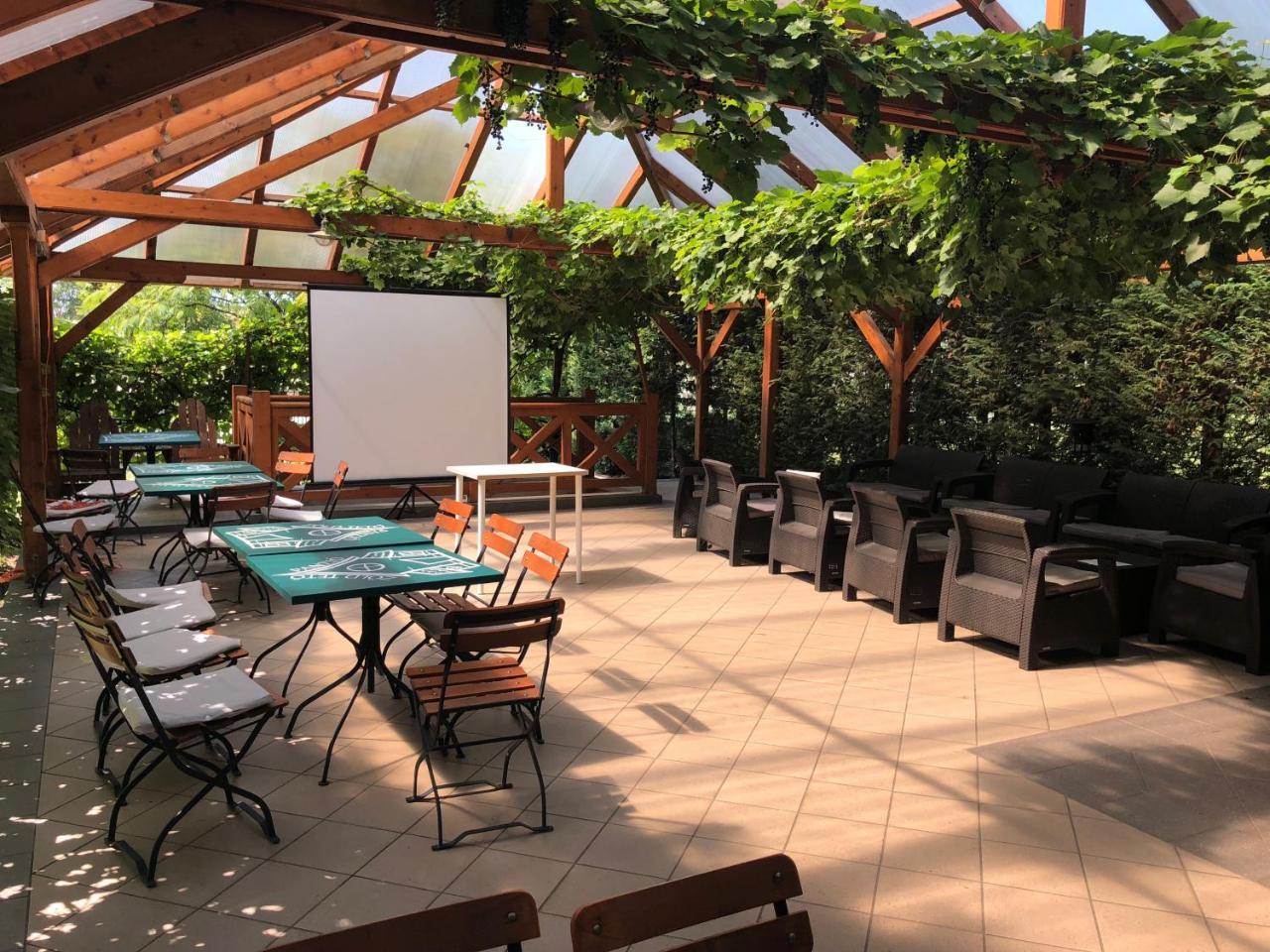 Zoeldteto Panzio Bed & Breakfast Balatonfured Bagian luar foto
