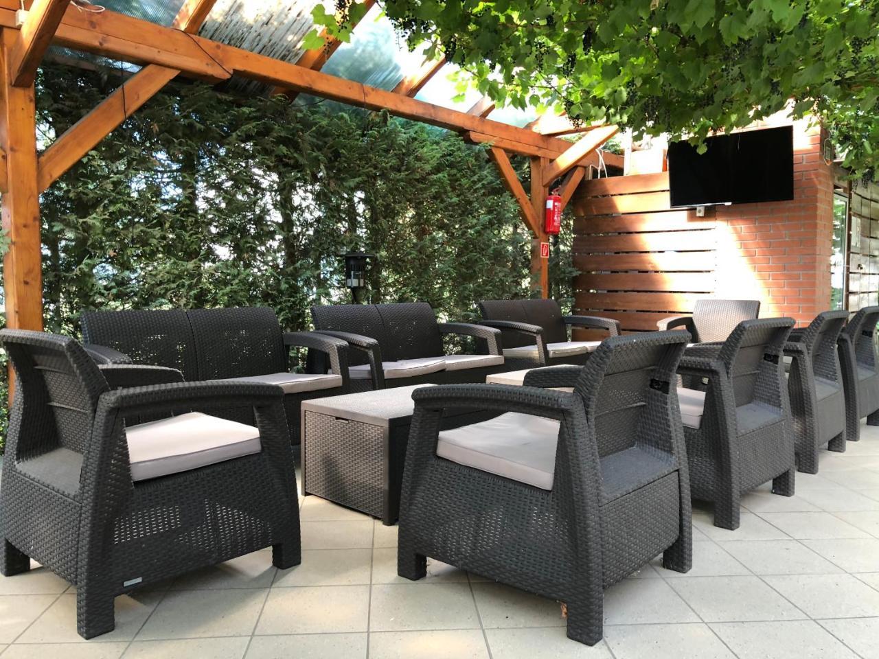 Zoeldteto Panzio Bed & Breakfast Balatonfured Bagian luar foto