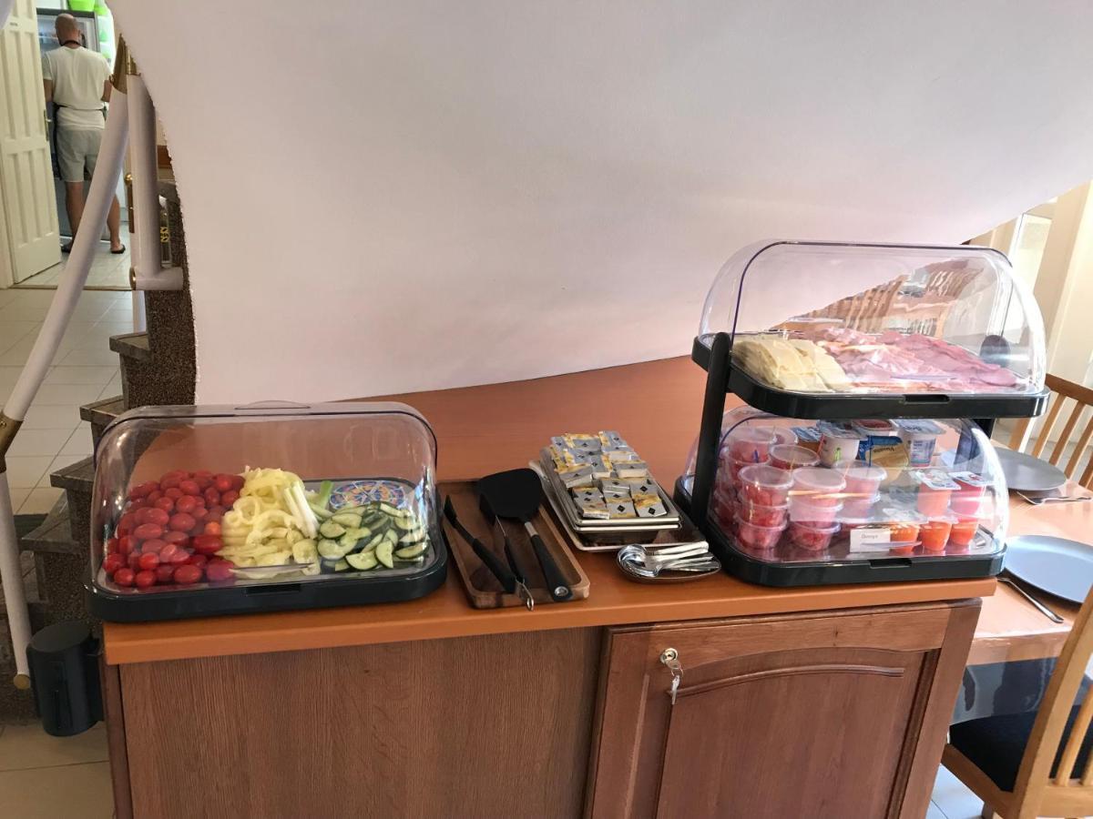 Zoeldteto Panzio Bed & Breakfast Balatonfured Bagian luar foto